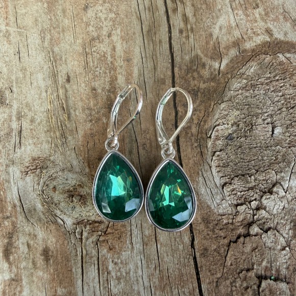 Nine West Jewelry - Nine West Emerald Green Teardrop Earrings Silver Tone Faceted Crystal Leverback
